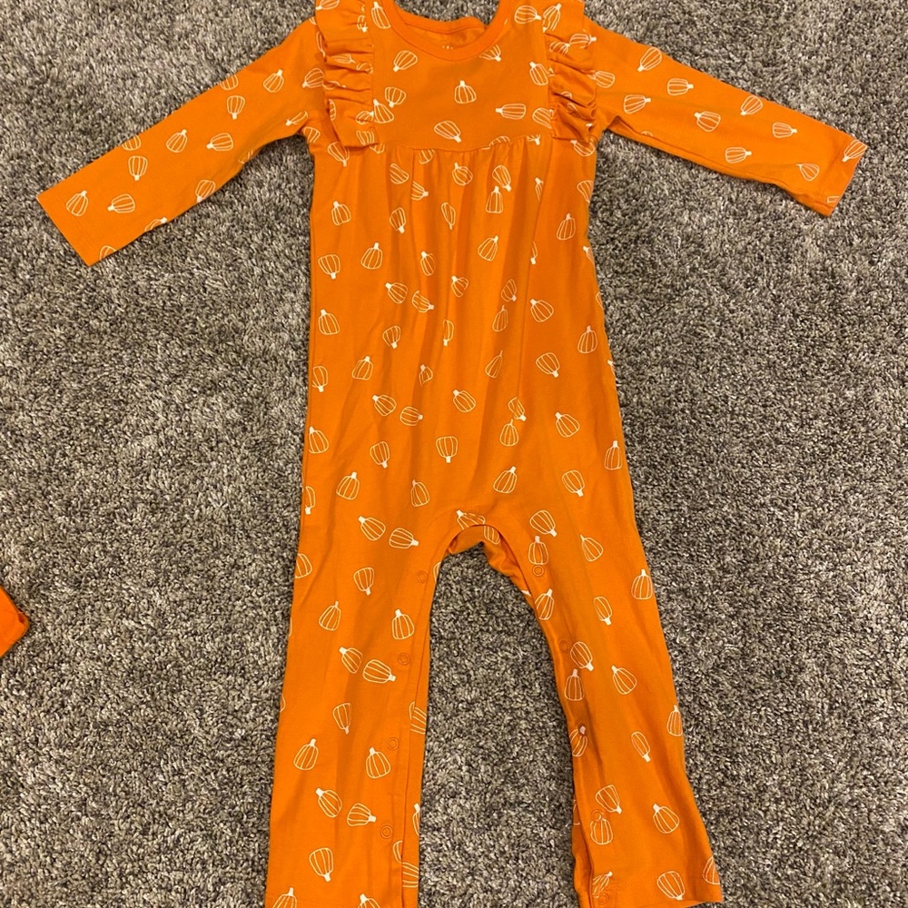 Pumpkin One Piece Sets 18M - Picture 5 of 9